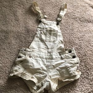 Booty-short Romper/Overalls with pockets